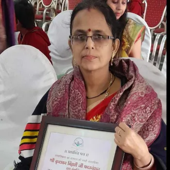 Nivedita Swarnkar  - Best Home Tutor in Indira Nagar, Kanpur