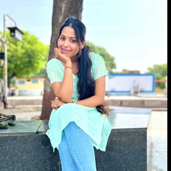 Sakshi singh home tutor in Nawabganj Kanpur